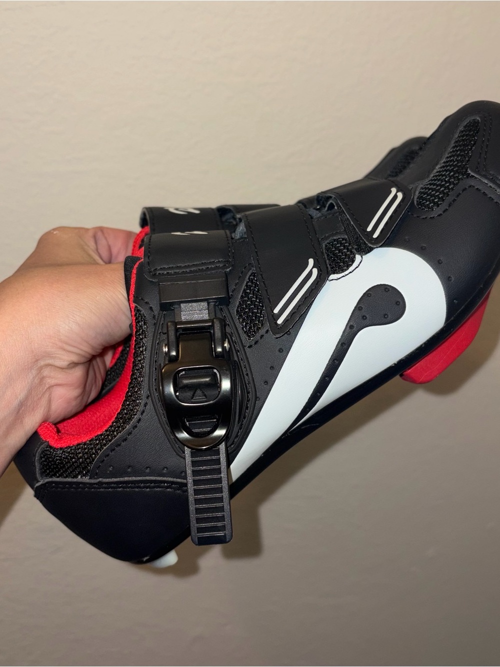 Women’s Black/Red Peloton Cycling Shoes With Cleats Sz 37 6-6.5